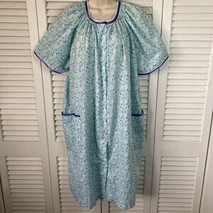 Morning Glory by Jasmine Rose White w/ Multicolored Ditsy Floral Print Robe XL